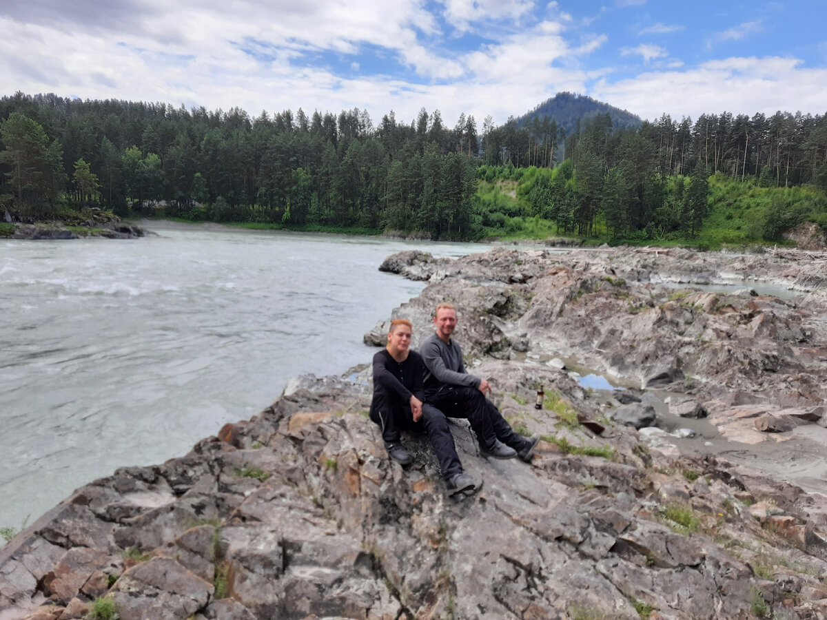 На берегу Катуни у Манжерокского порога