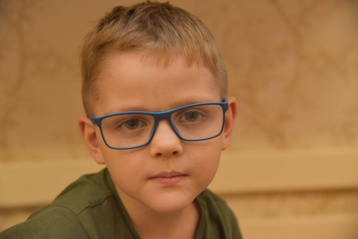 Олег в новых очках - из личного архива.