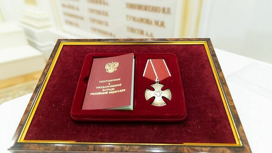     Старший сержант Сергей Кычанов, проживающий в Камышине Волгоградской области, удостоился Ордена Мужества. Десантник в боях за Гостомель ликвидировал пулеметный расчет.