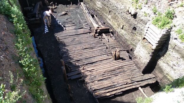 Раскоп в пределах бывшего Немецкого двора.