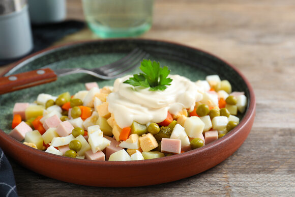 Настоящий салат «Оливье»: оригинальный рецепт для настоящих гурманов