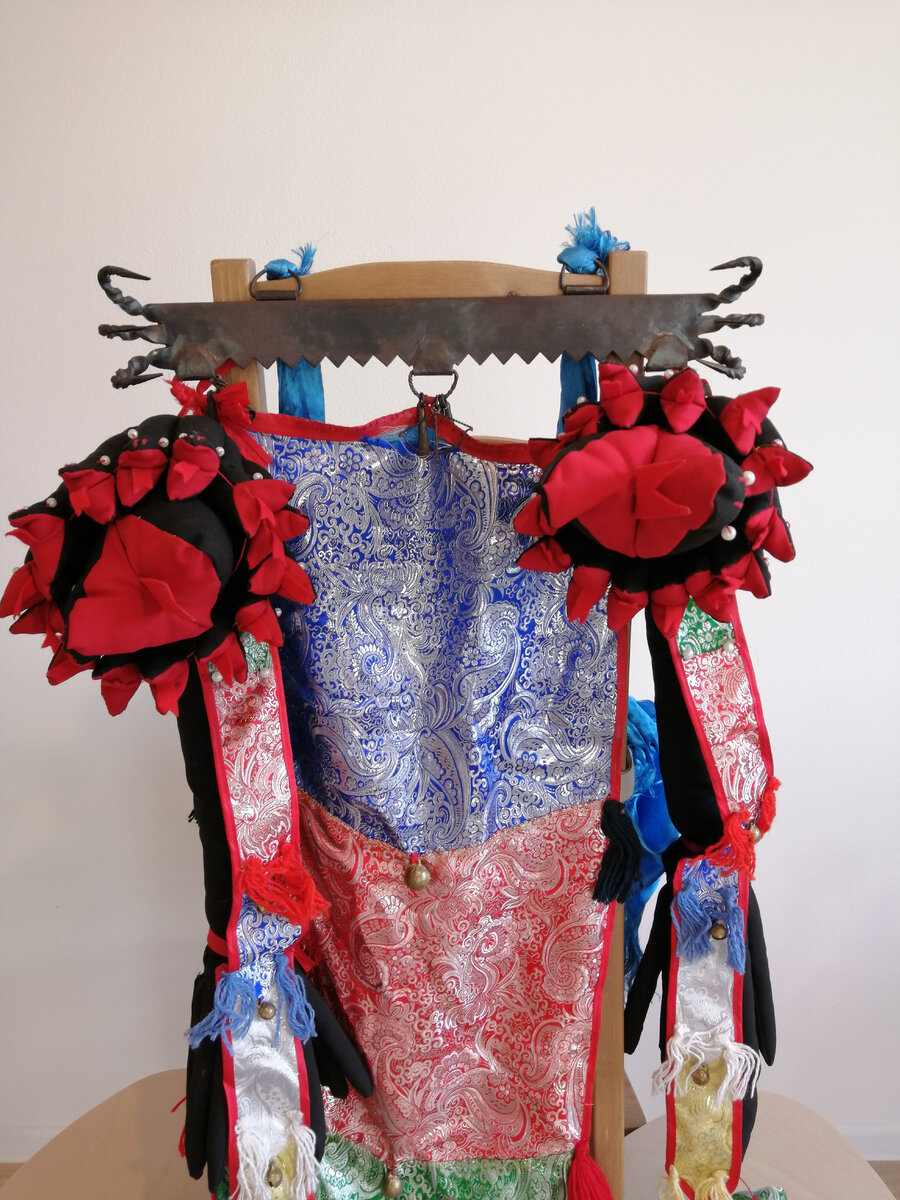 Шаманские атрибуты помогают шаману достичь состояния шаманского транса.