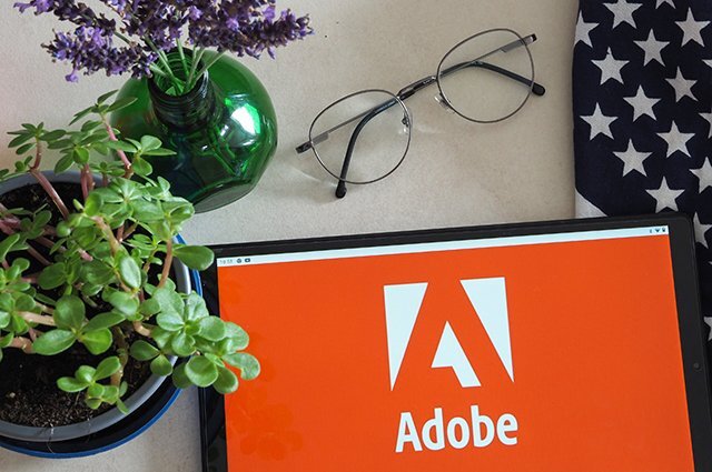    Правда ли, что Adobe вновь разрешила скачивать программы в России?