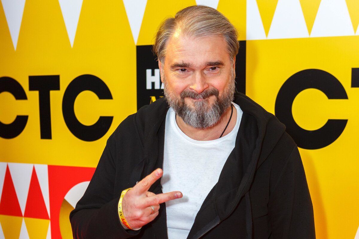     Многодетный отец, жена в роли стервы: 7 фактов о режиссере «Папиных дочек» Александре Жигалкине