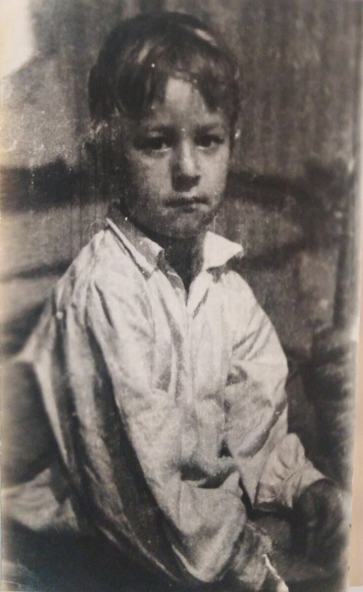 Фото из семейного архива. Толик. 1959 год.