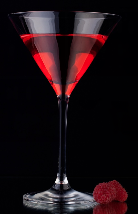 Фото из свободного источники.  Не пейте ничего из рук малознакомых людей