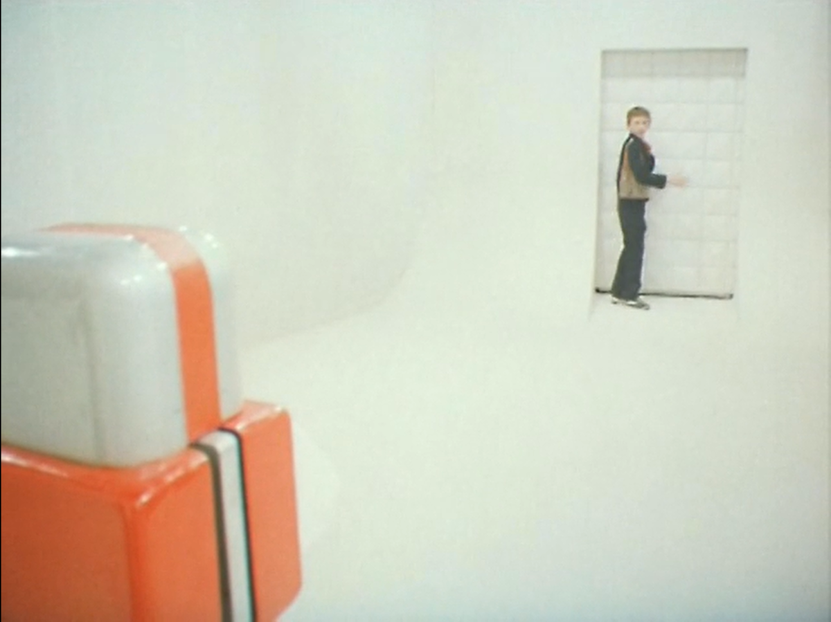 Кадр из фильма "Гостья из будущего"