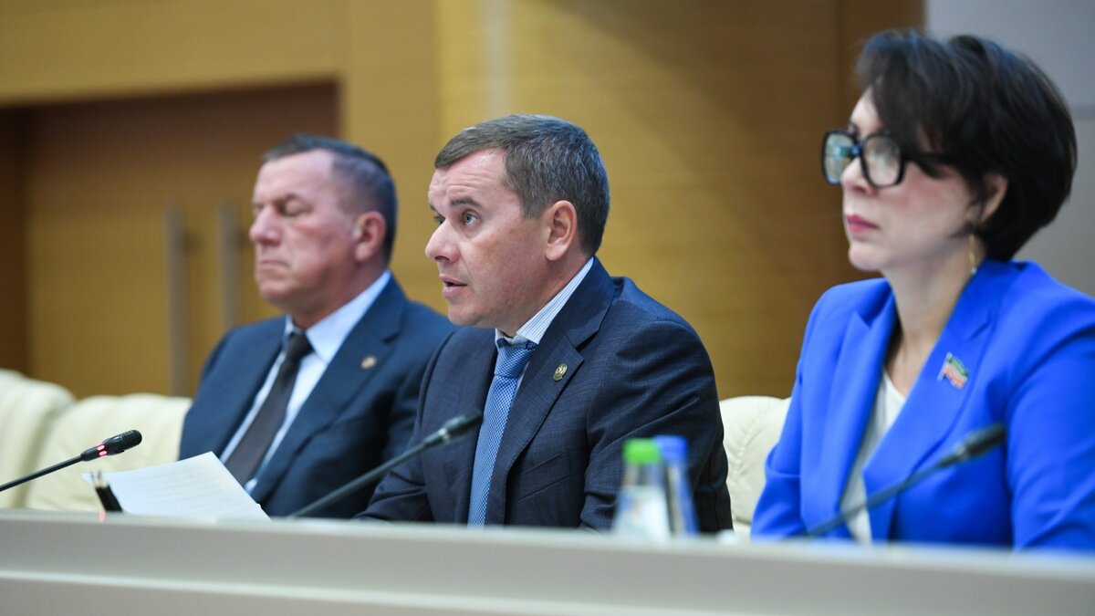     Министр сельского хозяйства и продовольствия Татарстана Марат Зяббаров во время брифинга заявил, что федеральное ведомство хочет выделить республике 679 миллионов рублей.