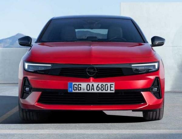     Opel Astra Electric. Фото Opel