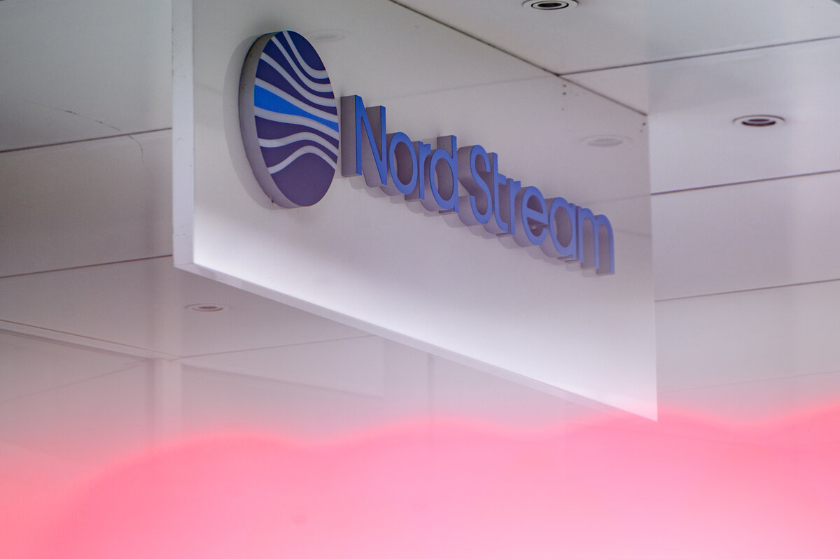     Символика газопровода «Северный поток — 1» / Gettyimages.ru / Harold Cunningham