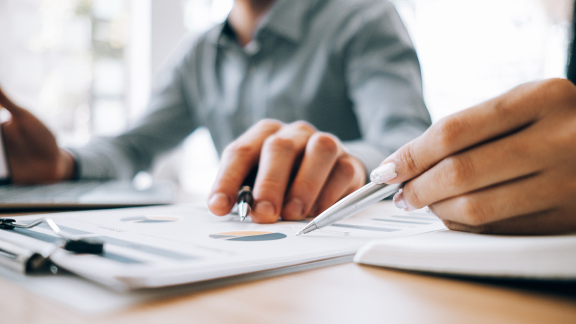    Работа с документами © Adobe Stock