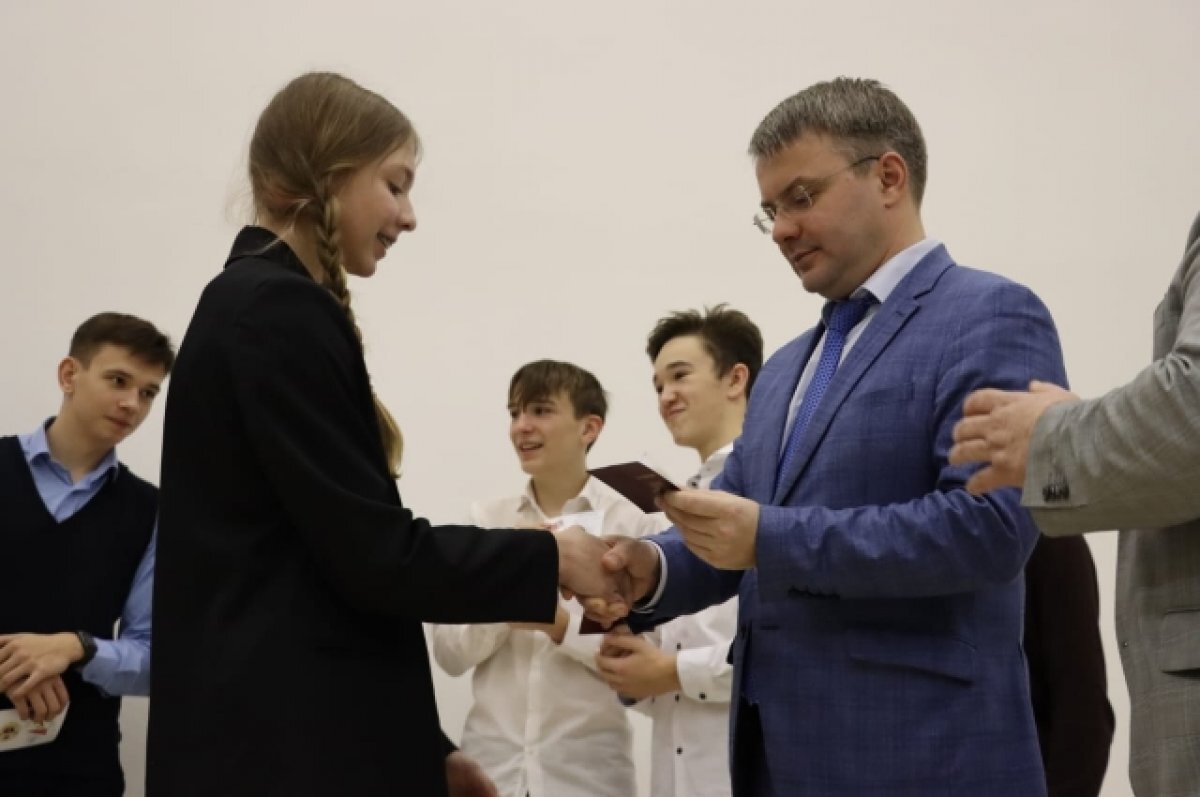    В Туле школьников наградили золотыми знаками ГТО