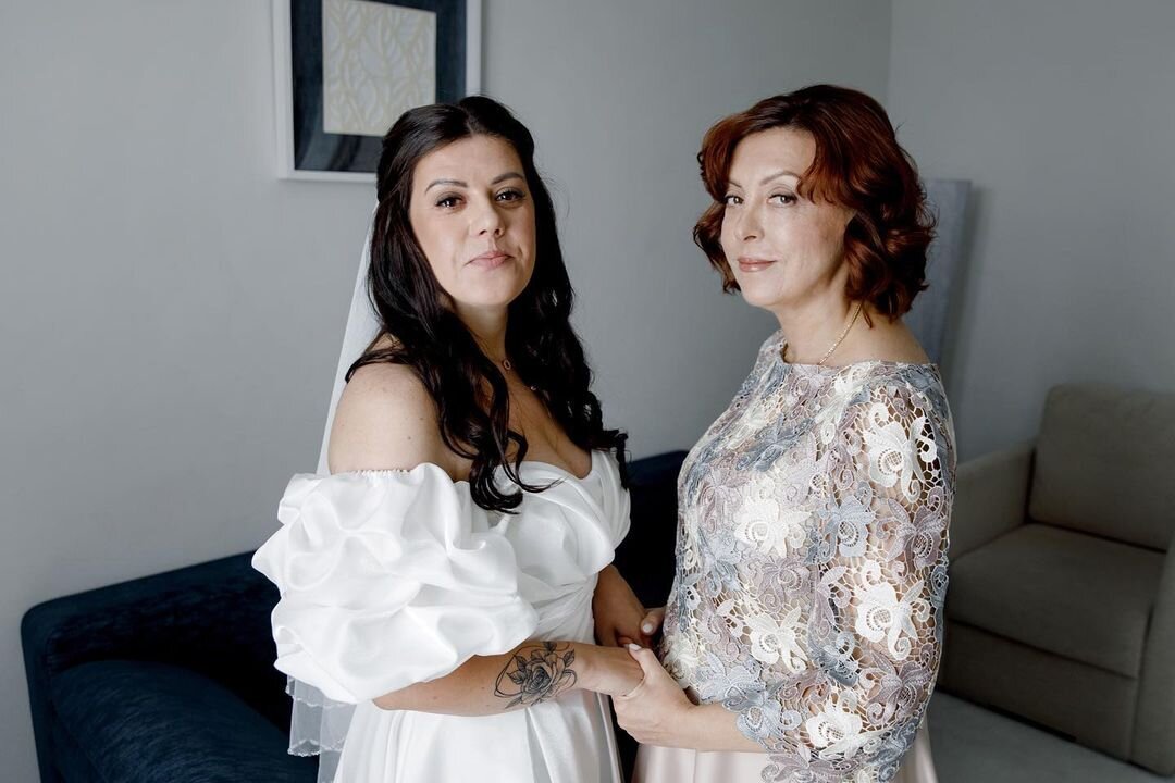     В чем пойти на свадьбу маме невесты: 5 советов от профессионала