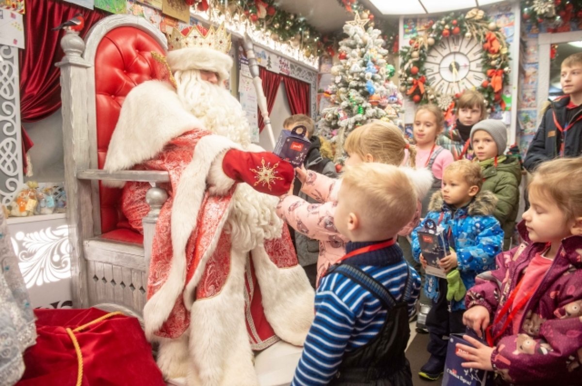    Сани – прошлый век. В Тулу приехал поезд Деда Мороза