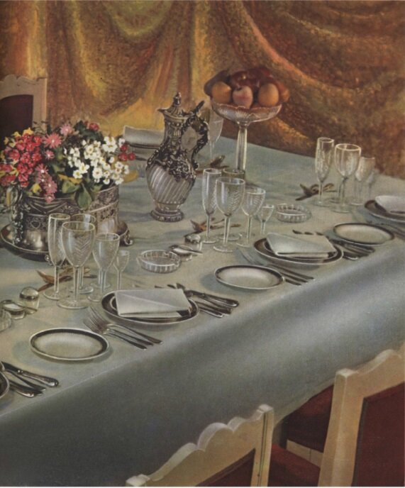 Сервировка стола. "Кулинария", М., "Государственное издательство торговой литературы", 1955