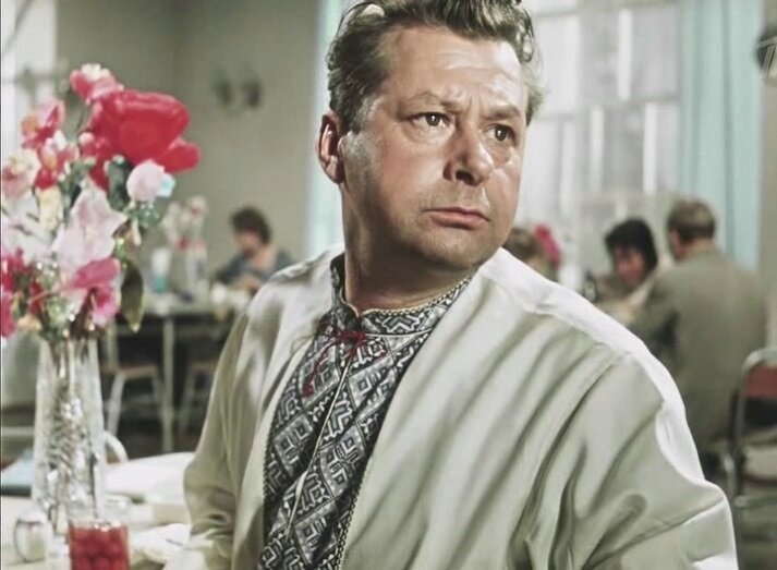 Андрей Сова в фильме "Королева бензоколонки" источник: kino-teatr.ru