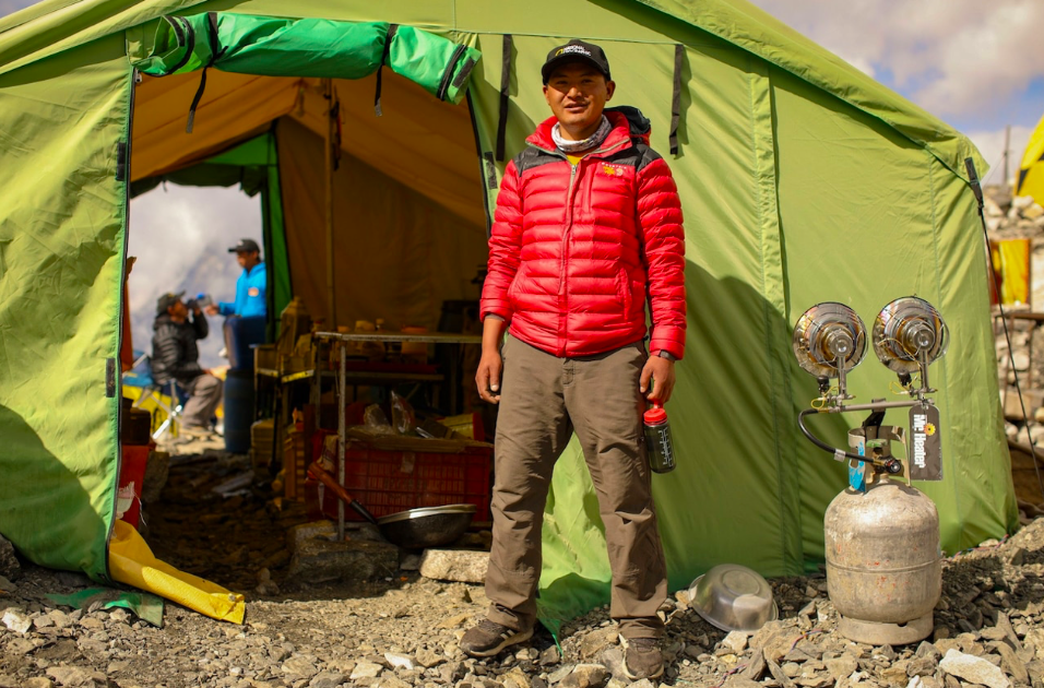 фанские горы поход. путешественники вышли. гид по горам. артемий сурин кругосветка. пешеходный туризм треккинг.