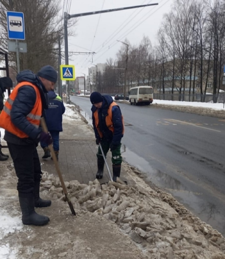     фото Артема Молчанова из серии "Бравые коммунальщики Ярославля"