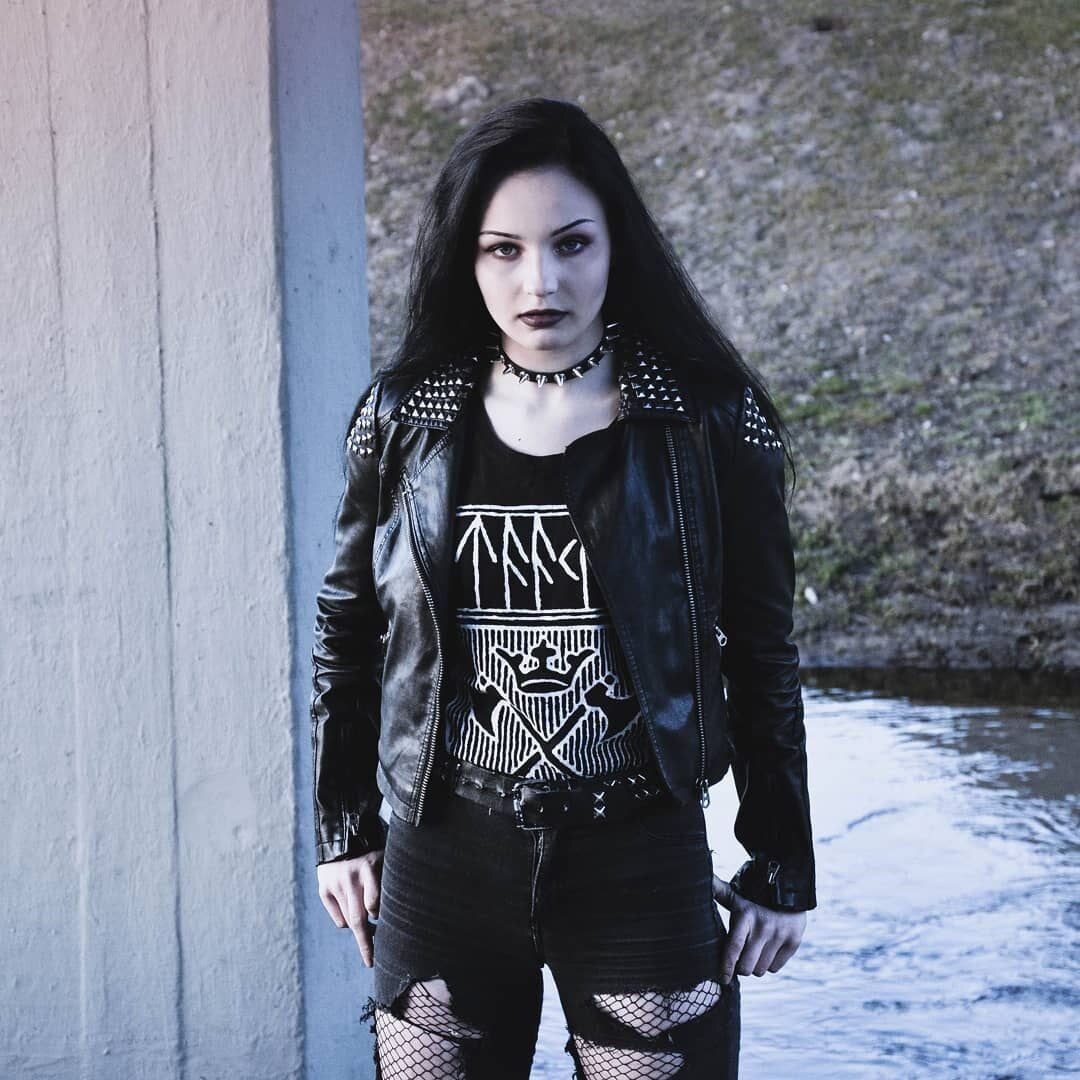 Фото отсюда https://i.pinimg.com/originals/5a/fc/3e/5afc3e3fba1ca7e3c61dbc86d842f55b.jpg