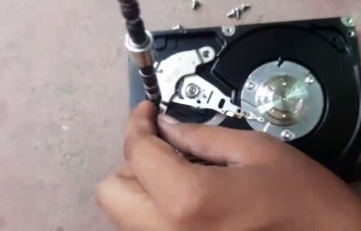 Точило из старого жёсткого диска или что можно сделать из HDD