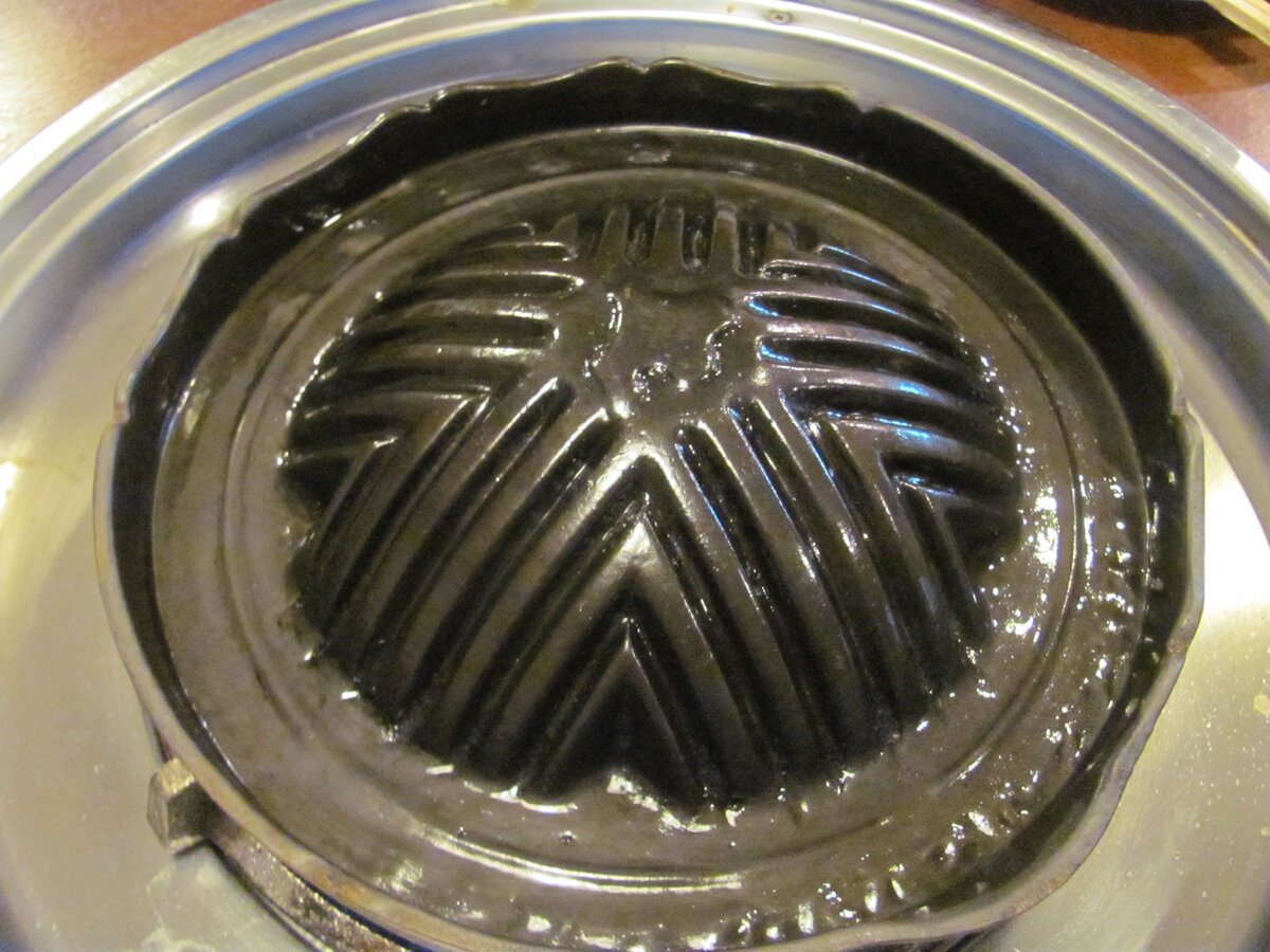 Сковорода для приготовления "Чингисхана"