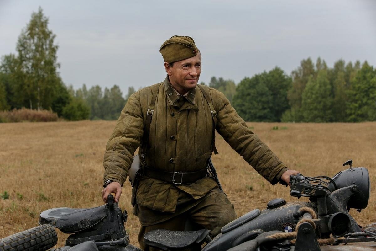 Актер Сергей Безруков в роли героя войны мне кажется неубедительным (личное мнение, никому не навязываю). Фото Яндекс.Картинки. 