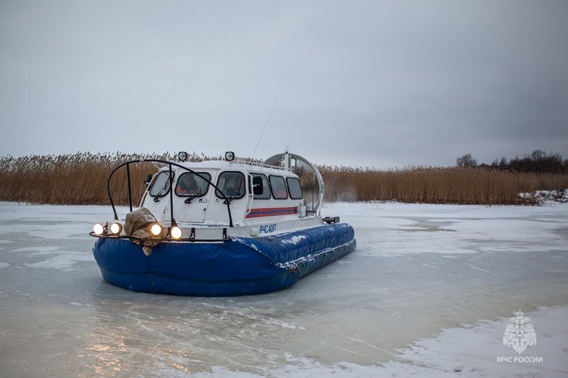     Добраться до островов можно на катере с воздушной подушкой