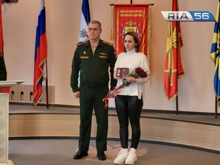    Медаль «За боевые отличия» за умершего супруга получила вдова Константина Николаева Кристина Просвиркина