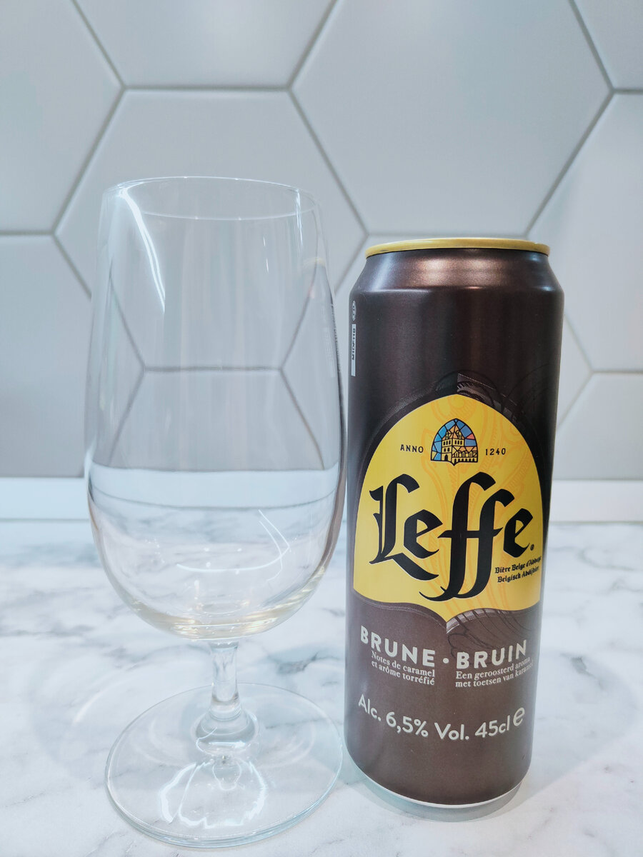 Пиво "Leffe Brune" (Леффе Брюн) местного розлива