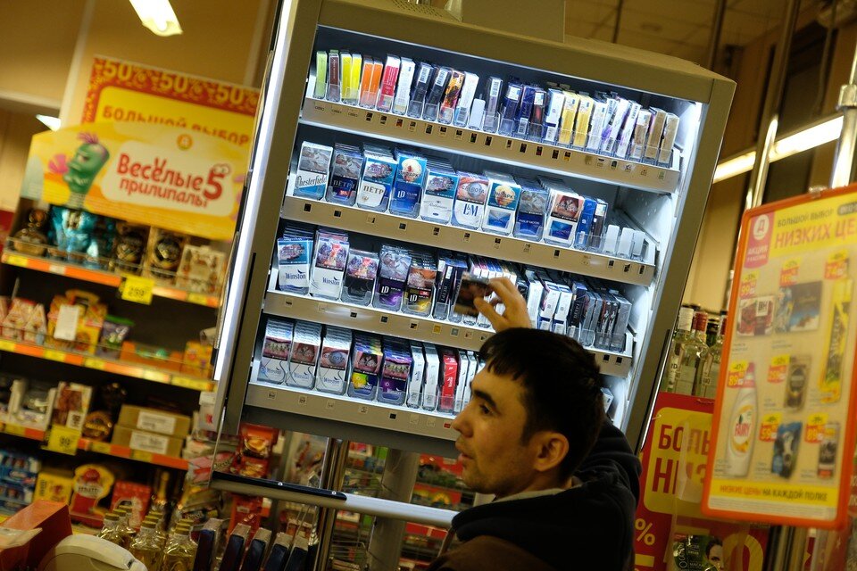     ЗакС запретит продавать детям и подросткам зажигалки в Петербурге Артем КИЛЬКИН