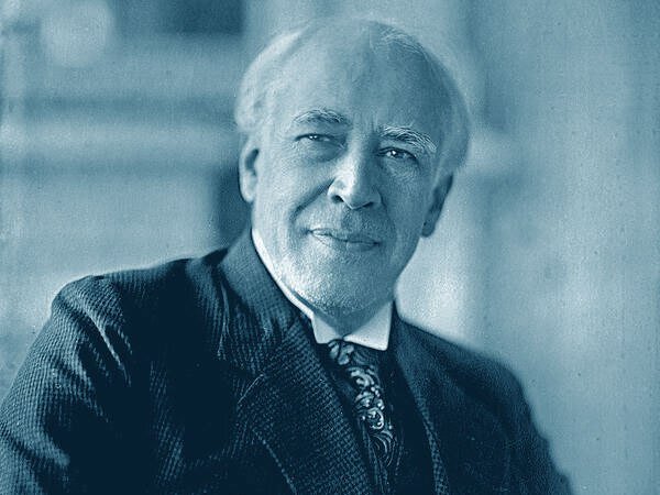 Сегодня, 17 января, исполняется 160 лет со дня рождения актёра, режиссёра, педагога, создателя знаменитой во всем мире теории сценического искусства Константина Станиславского.