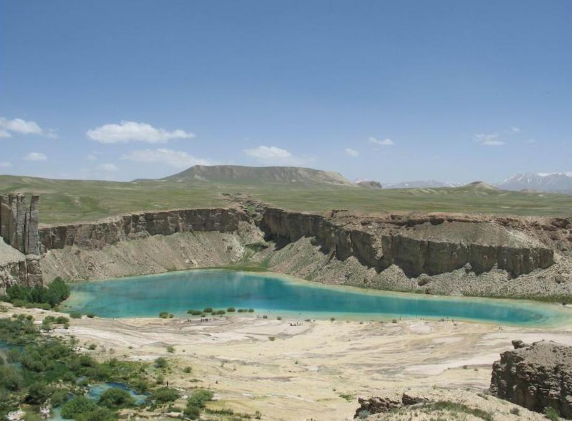 Озеро древний мир. Банде Амир Афганистан. Банди Амир озеро. Голубые озера банде-Амир. Национальный парк банде Амир.