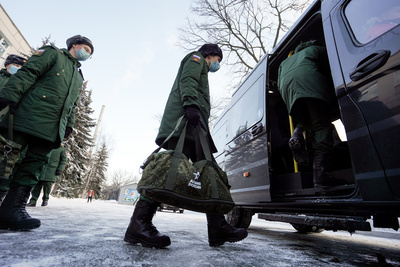    Призывники на призывной комиссии в армию армия солдат военные форма медкомиссия ©Пелагия Тихонова РИАМО