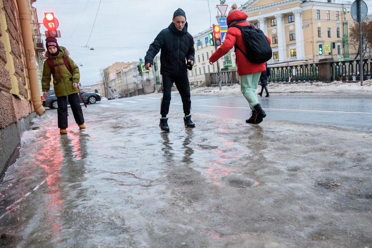 лед на набережной