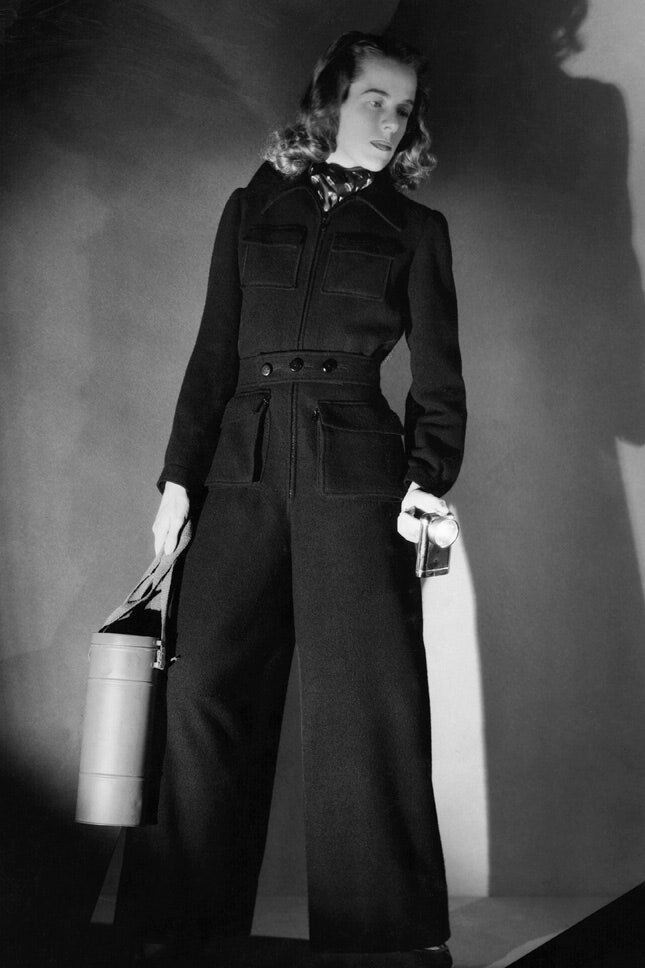 Модель в комбинезоне Schiaparelli, 1939