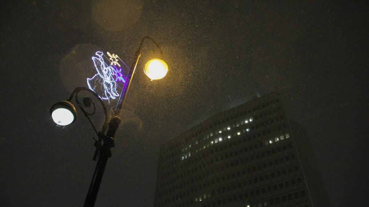     Согласно данным Примгидромета, 23 января выдастся по-настоящему холодным и ветреным. Температура воздуха упадет до -26°C, морозы по-настоящему ударят по некоторым населенным пунктам.