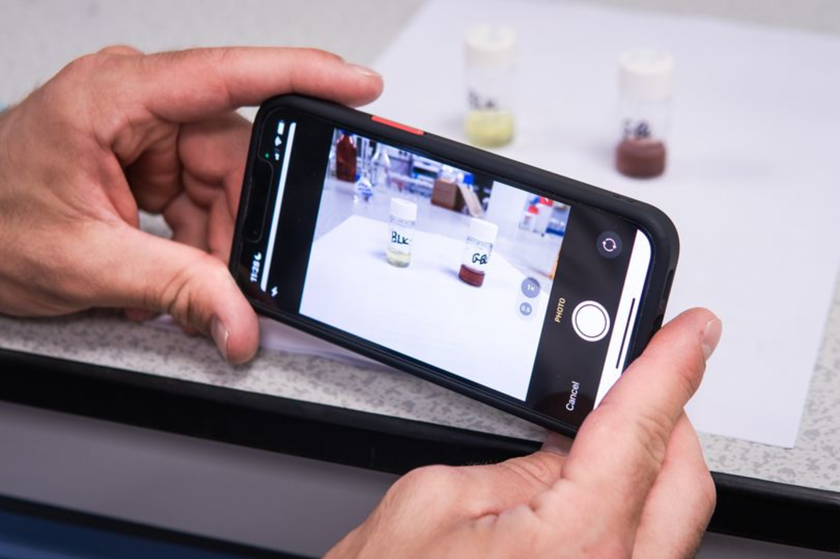    Сфотографировал – получил разрешение от приложения – смело насладился напитком. Фото: manchestereveningnews