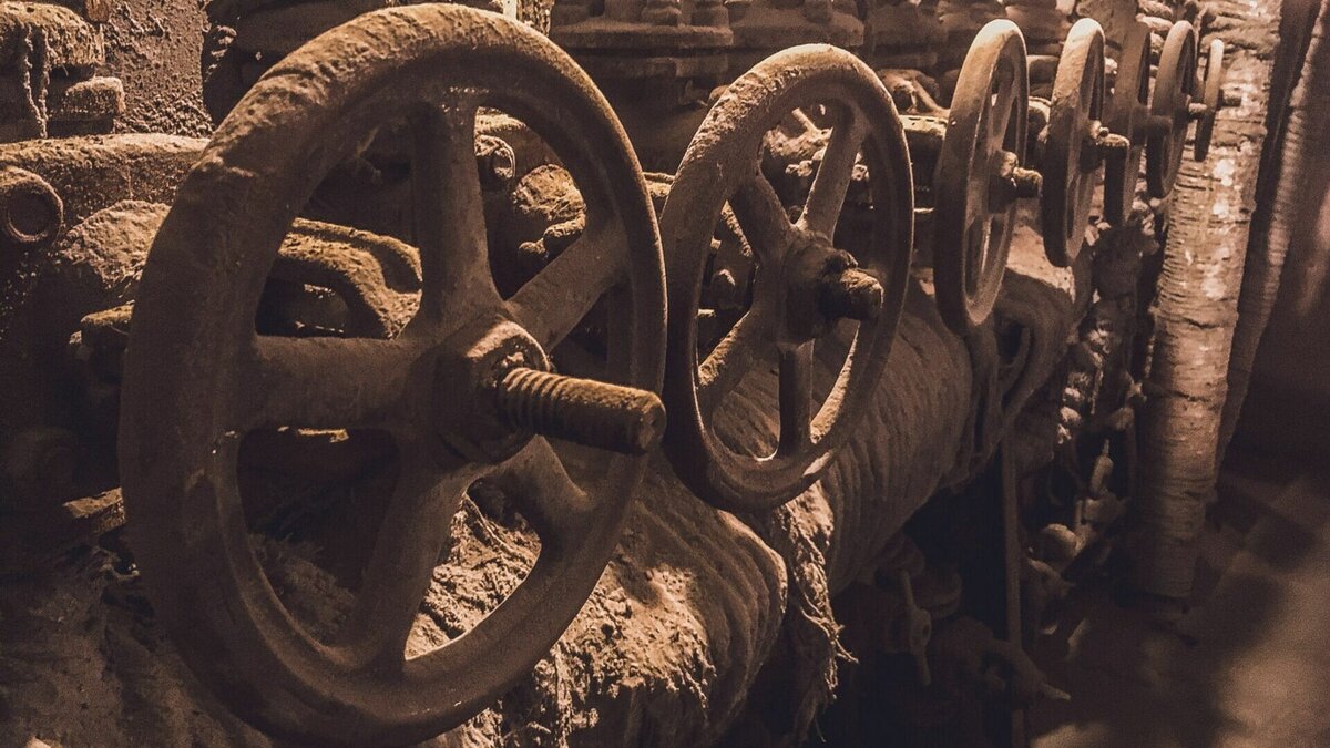     Утечка на теплотрассе в Белорецком районе Уфы также затронула гимназию и реабилитационный центр