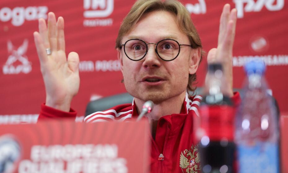    Главный тренер сборной России Валерий Карпин объяснил смену капитанов в команде. Фото: РФС