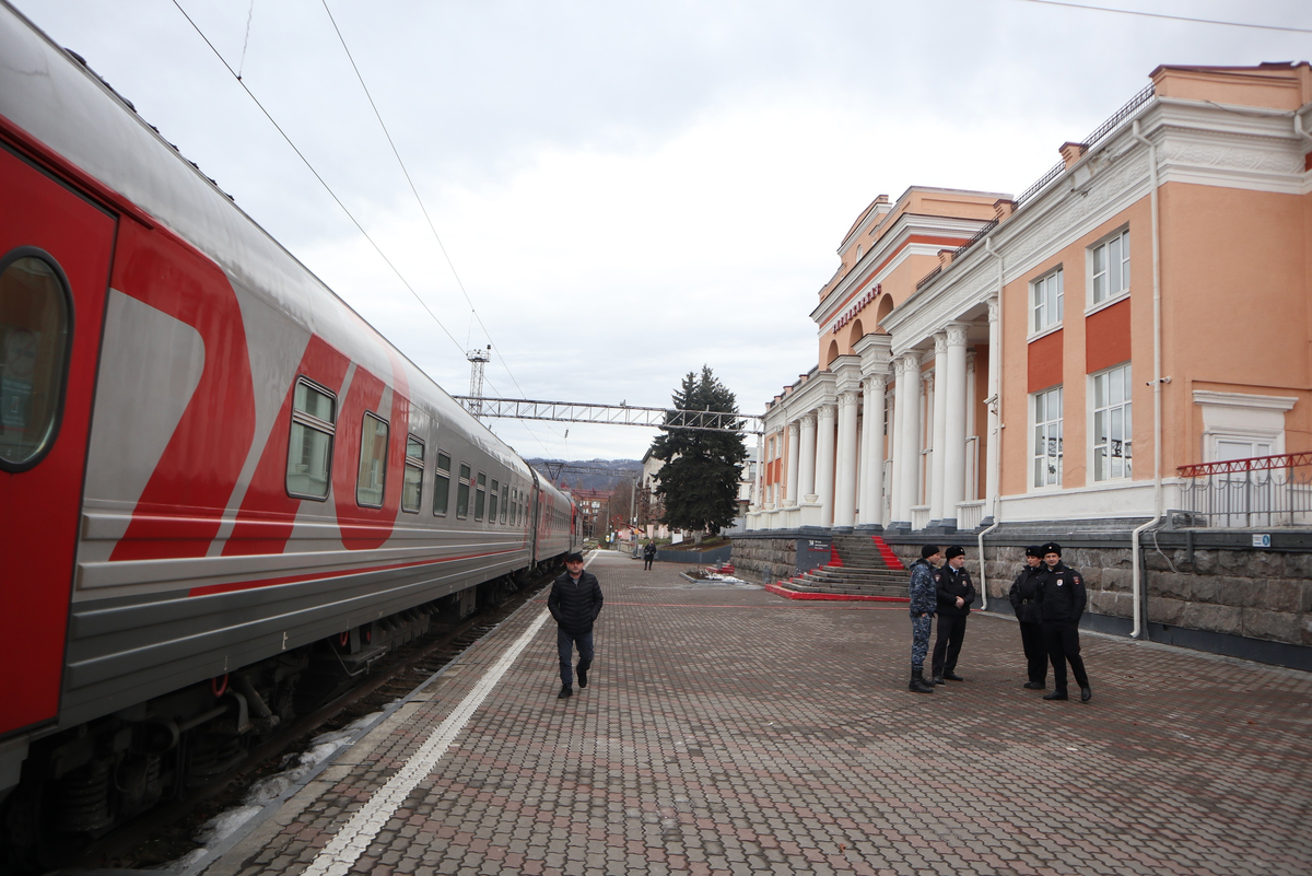 ÐÐ¾Ð²Ð¾Ð³Ð¾Ð´Ð½Ð¸Ð¹ Ð¡ÐµÐ²ÐµÑÐ½ÑÐ¹ ÐÐ°Ð²ÐºÐ°Ð· - ÑÑÐµÐ·Ð´Ð¸Ð»Ð¸ Ð² Ð¿ÑÑÐµÑÐµÑÑÐ²Ð¸Ðµ Ð¿Ð¾ ÑÐµÑÑÑÑÐ¼ ÑÐµÑÐ¿ÑÐ±Ð»Ð¸ÐºÐ°Ð¼