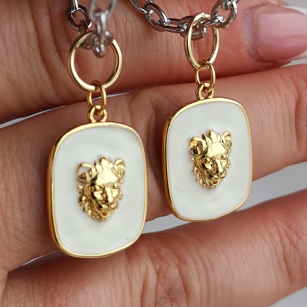 Подвески Лев на серьгах кольцах, дизайн LARA.FA jewelry