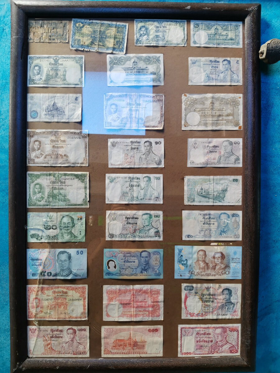 Фото автора. Коллекция в одном из ресторанов.