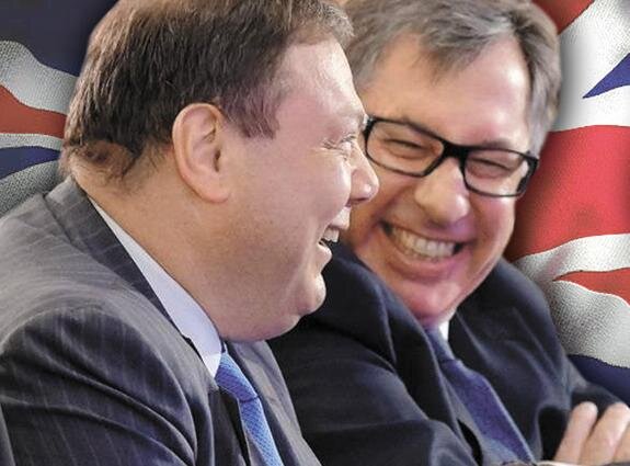    Российские олигархи Михаил Фридман и Пётр Авен продолжают вывозить из страны миллиарды долларов