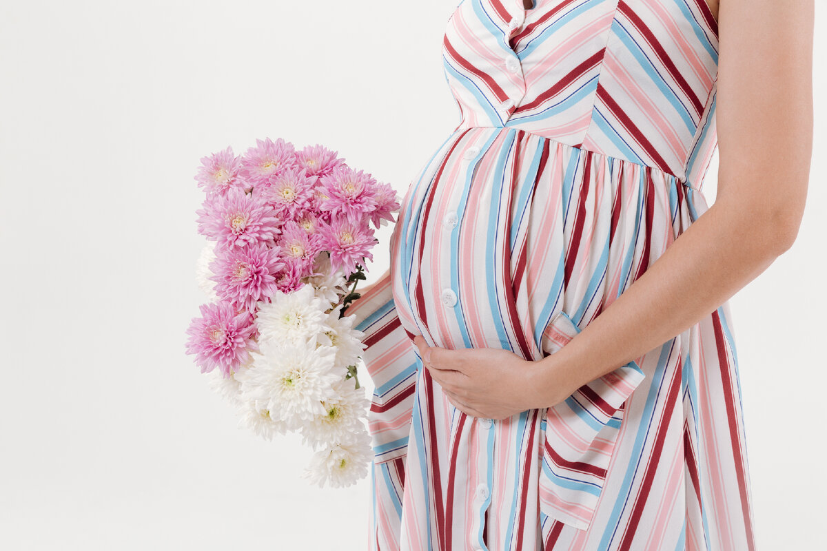 Источник фото: https://ru.freepik.com/free-photo/cropped-image-of-pregnant-woman_7378612.htm#query=%D0%B1%D0%B5%D1%80%D0%B5%D0%BC%D0%B5%D0%BD%D0%BD%D1%8B%D0%B5&position=3&from_view=search&track=sph