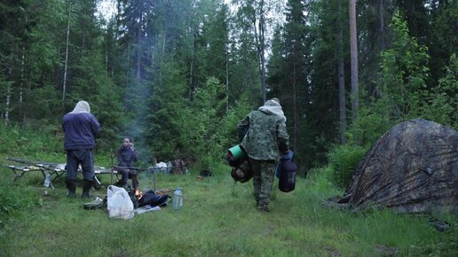 На троих улов в 3 РАЗА БОЛЬШЕ! Поход с девушкой и отцом в лес с ночевкой, СЕКРЕТ как готовлю уху в походных условиях ВКУСНЕЕ ЧЕМ в ресторане