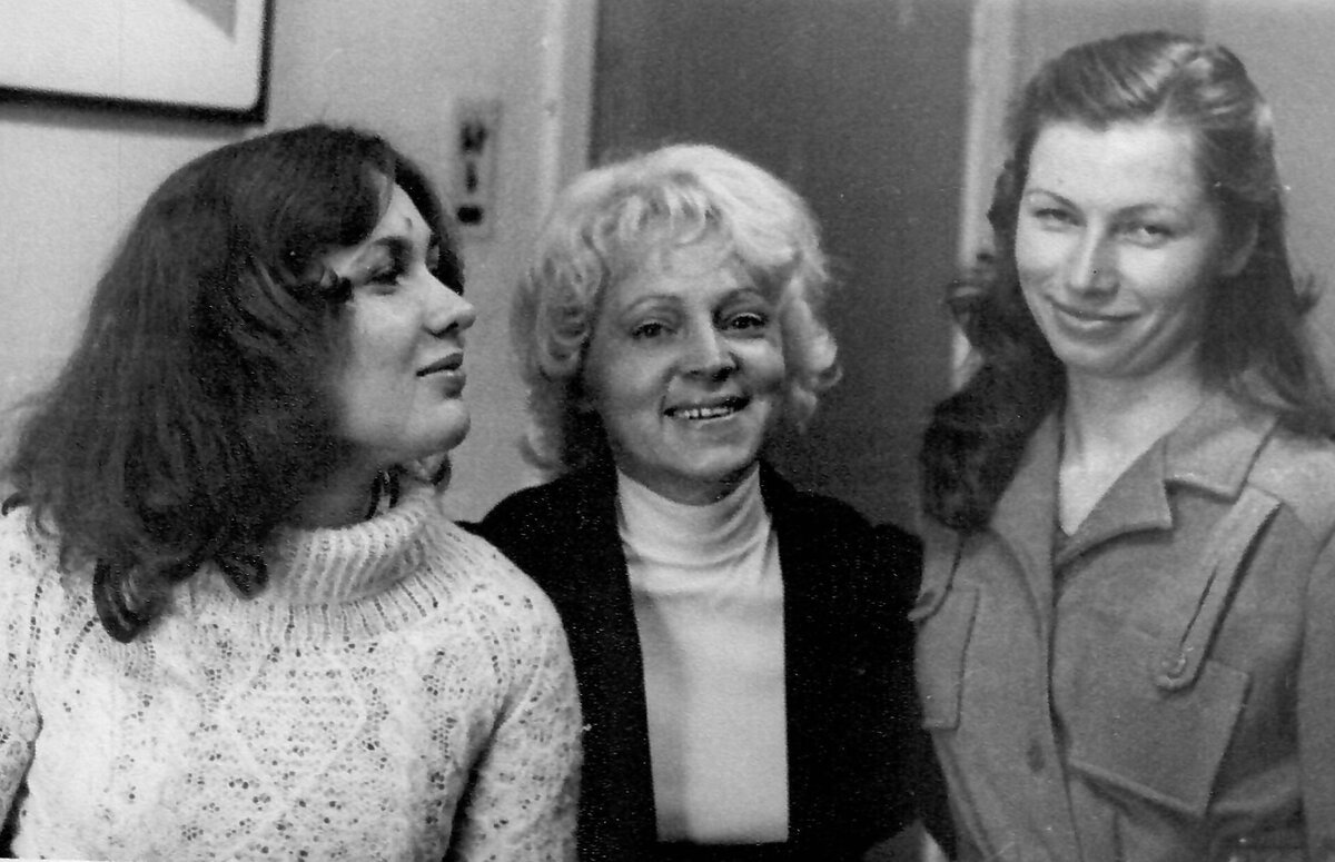 Слева направо: 1. Любимова Светлана. 2. Цвелодуб Эмма Александровна. 3. Дудина Светлана Александровна.