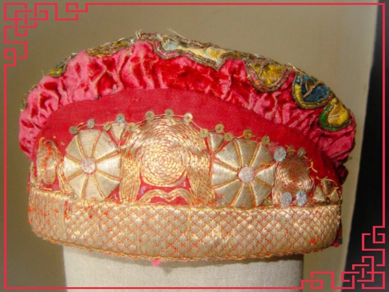 Повойник из запасников музея 