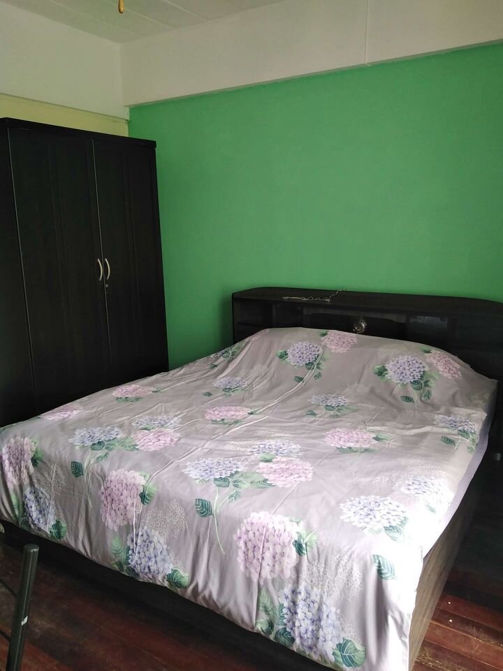 Комната в изумрудных тонах