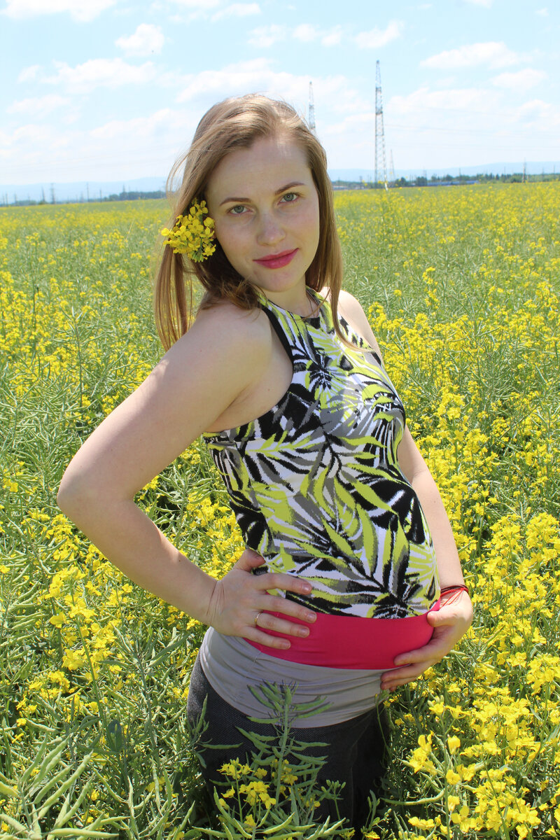 24-28 недель (6-7 мес.) аккуратный по форме животик.