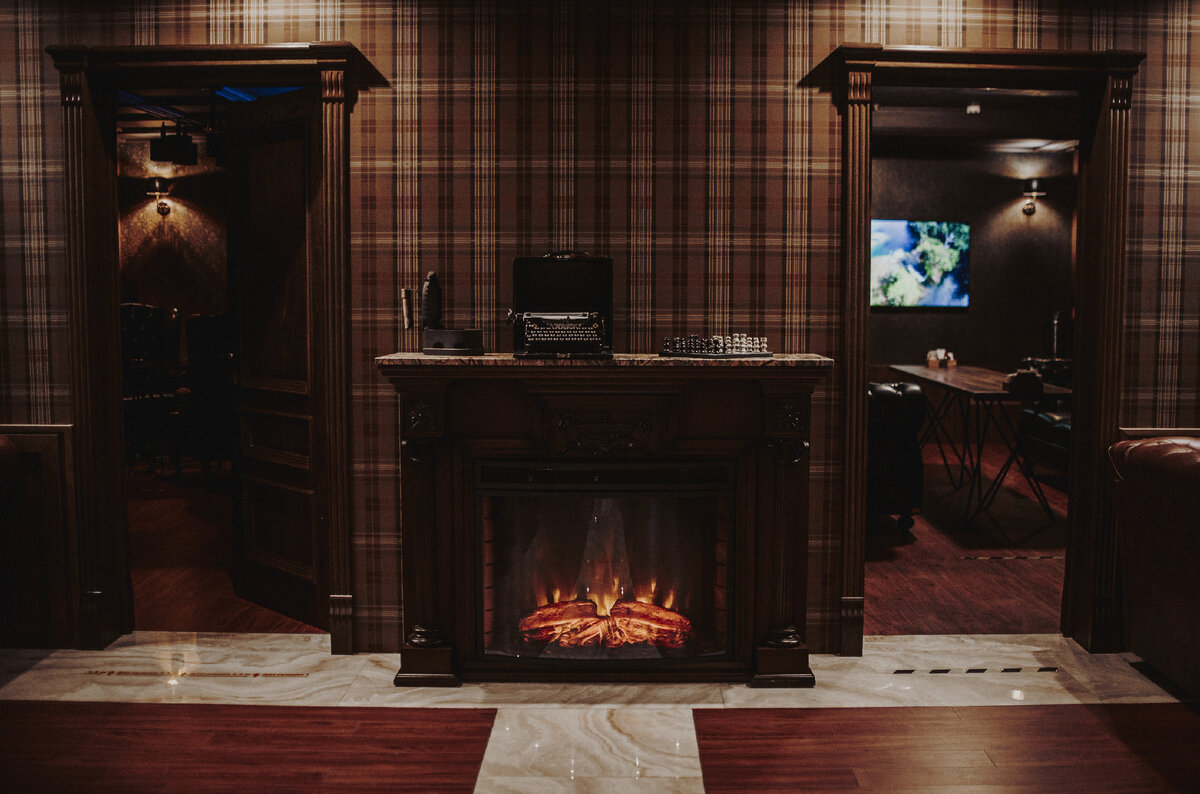 Камин и сигары в кальянной?